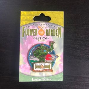 2015 Flower and Garden Pin
